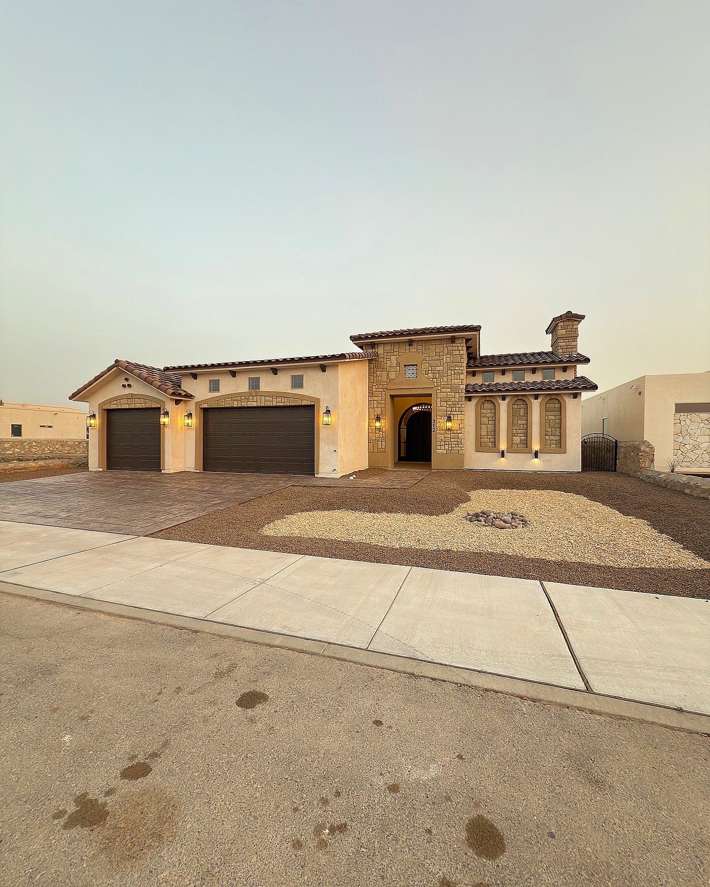 Newly constructed homes in El Paso, TX, offering modern amenities and community benefits